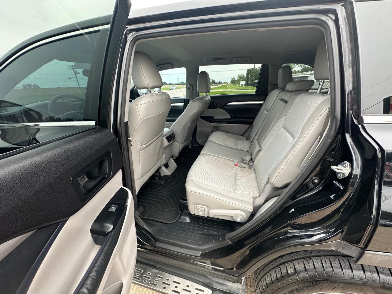 Toyota Highlander LE Plus V6 FWD (Natl) 2014