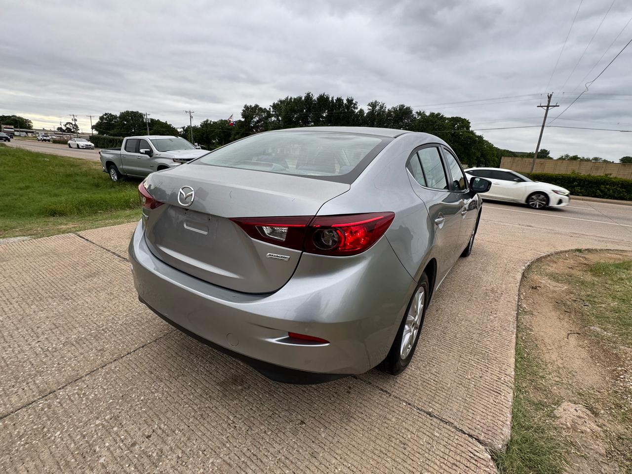 Mazda MAZDA3 i Sport AT 4-Door 2016