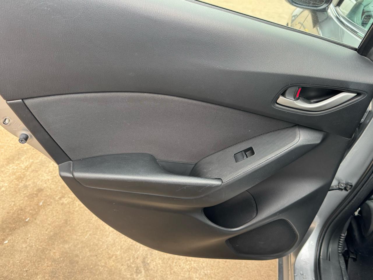 Mazda MAZDA3 i Sport AT 4-Door 2016