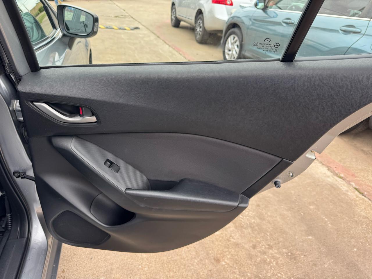 Mazda MAZDA3 i Sport AT 4-Door 2016