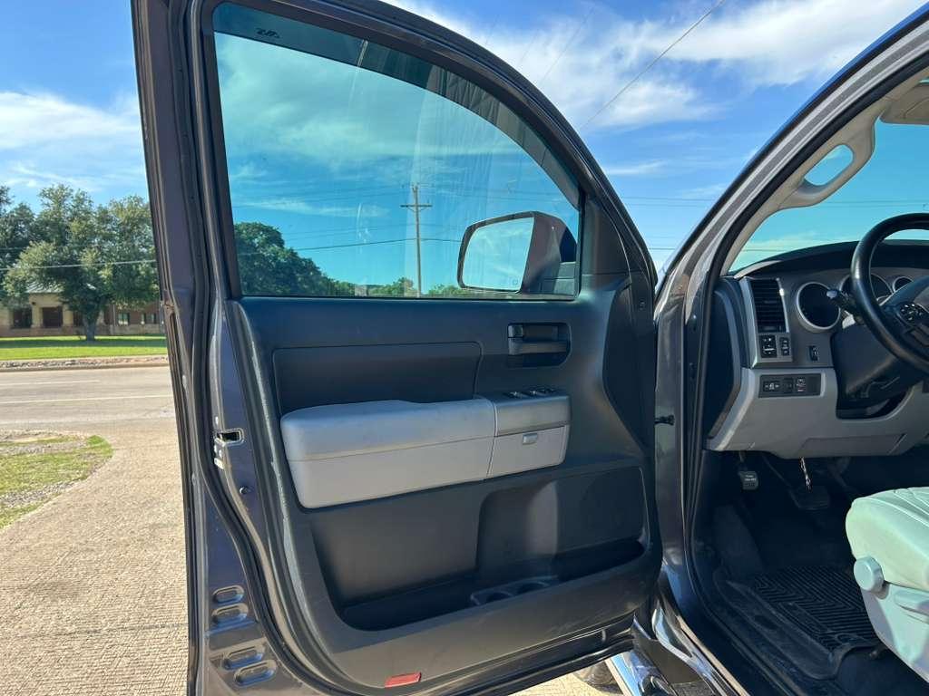 Toyota Tundra Tundra-Grade Double Cab 4.6L 2WD 2012