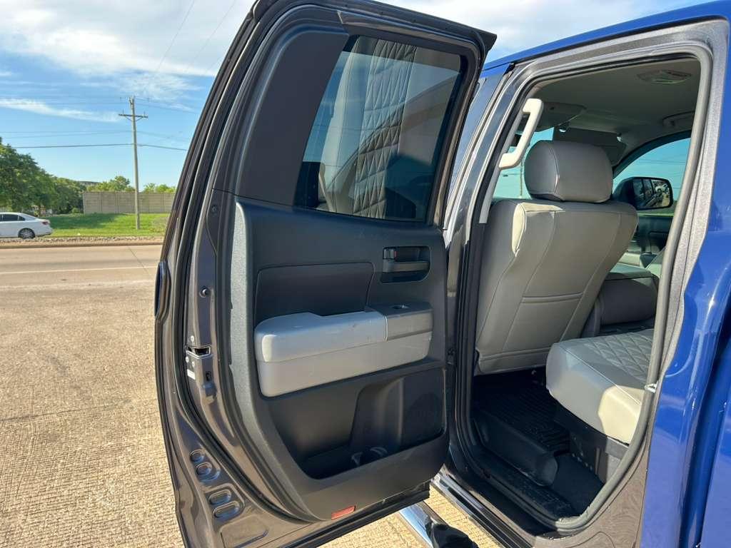 Toyota Tundra Tundra-Grade Double Cab 4.6L 2WD 2012