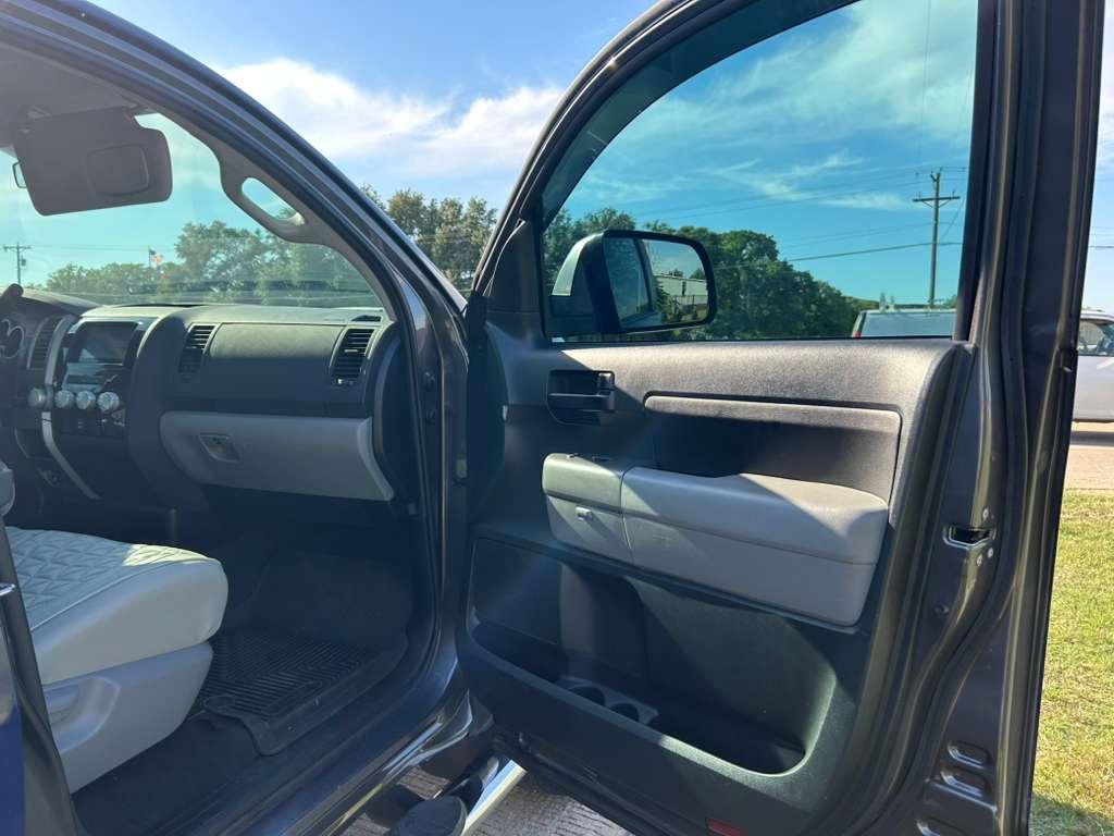 Toyota Tundra Tundra-Grade Double Cab 4.6L 2WD 2012