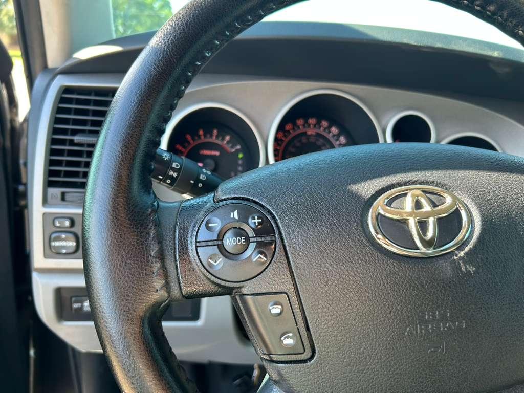 Toyota Tundra Tundra-Grade Double Cab 4.6L 2WD 2012