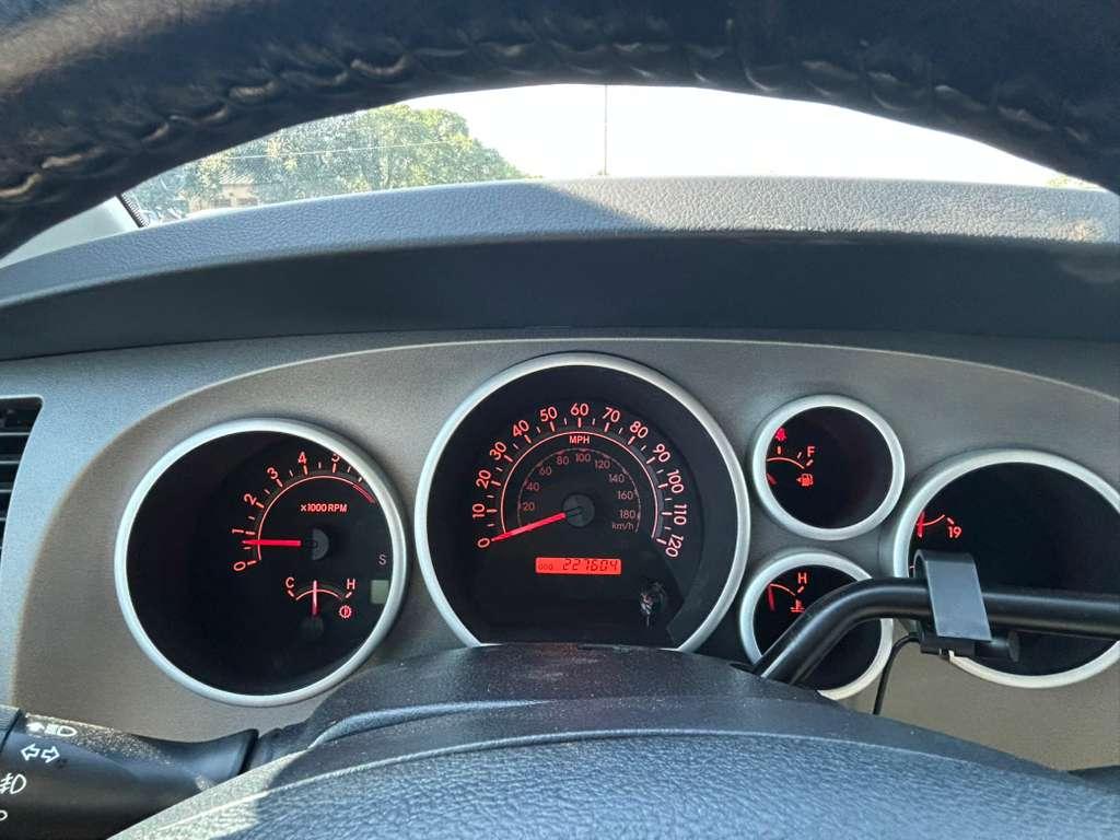Toyota Tundra Tundra-Grade Double Cab 4.6L 2WD 2012