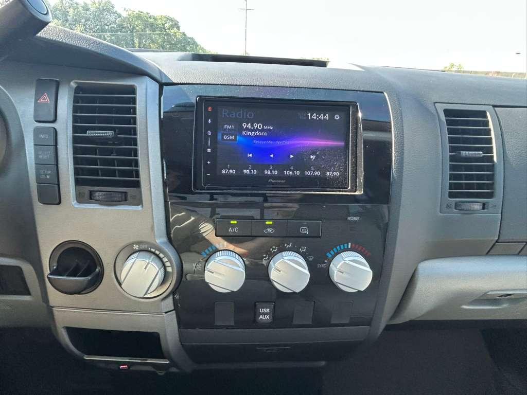 Toyota Tundra Tundra-Grade Double Cab 4.6L 2WD 2012