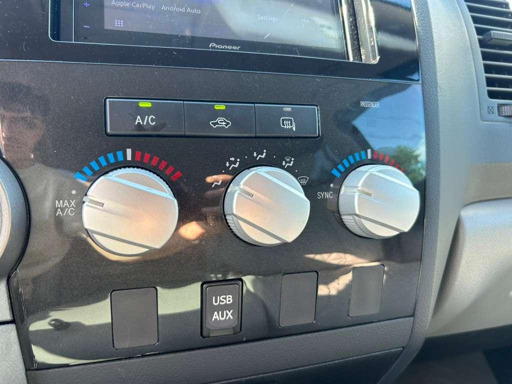 Toyota Tundra Tundra-Grade Double Cab 4.6L 2WD 2012