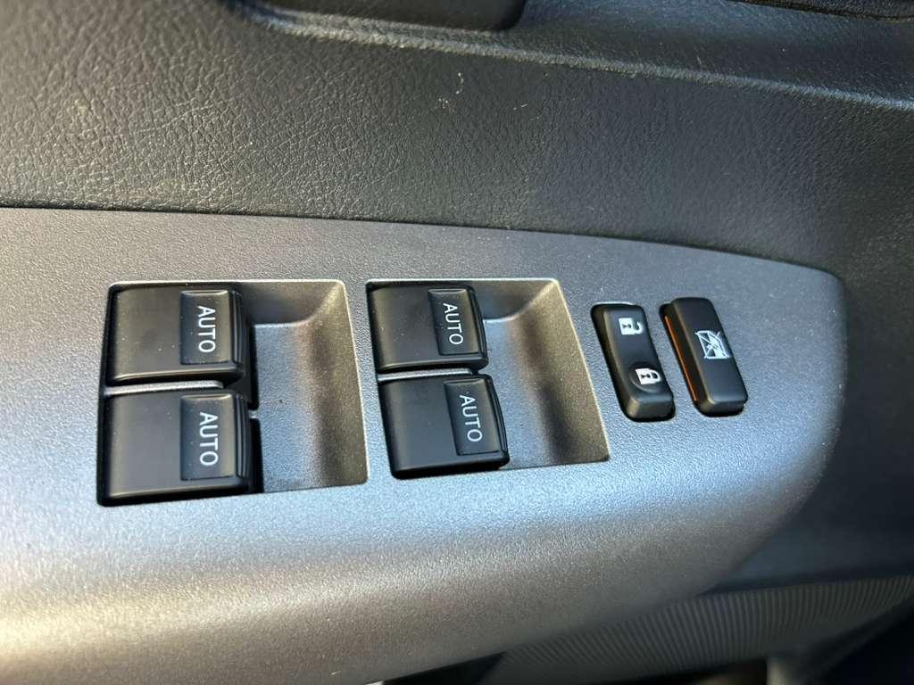 Toyota Tundra Tundra-Grade Double Cab 4.6L 2WD 2012
