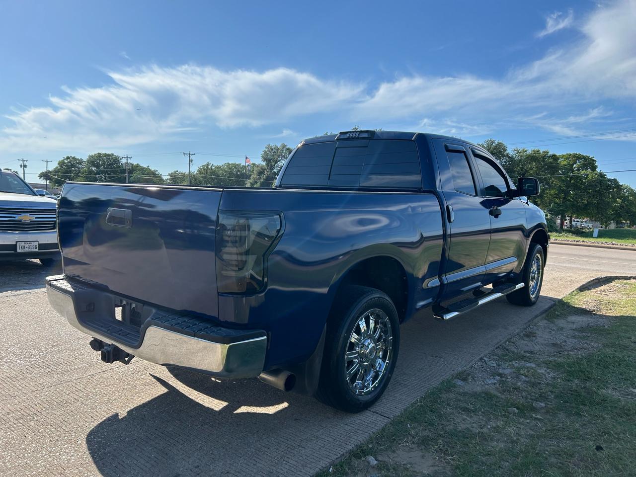 Toyota Tundra Tundra-Grade Double Cab 4.6L 2WD 2012