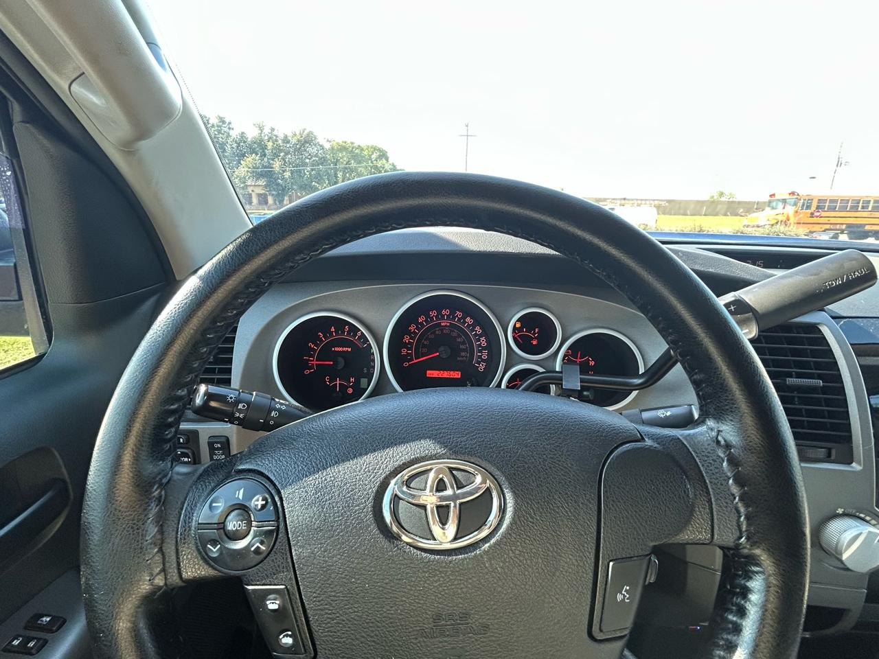 Toyota Tundra Tundra-Grade Double Cab 4.6L 2WD 2012