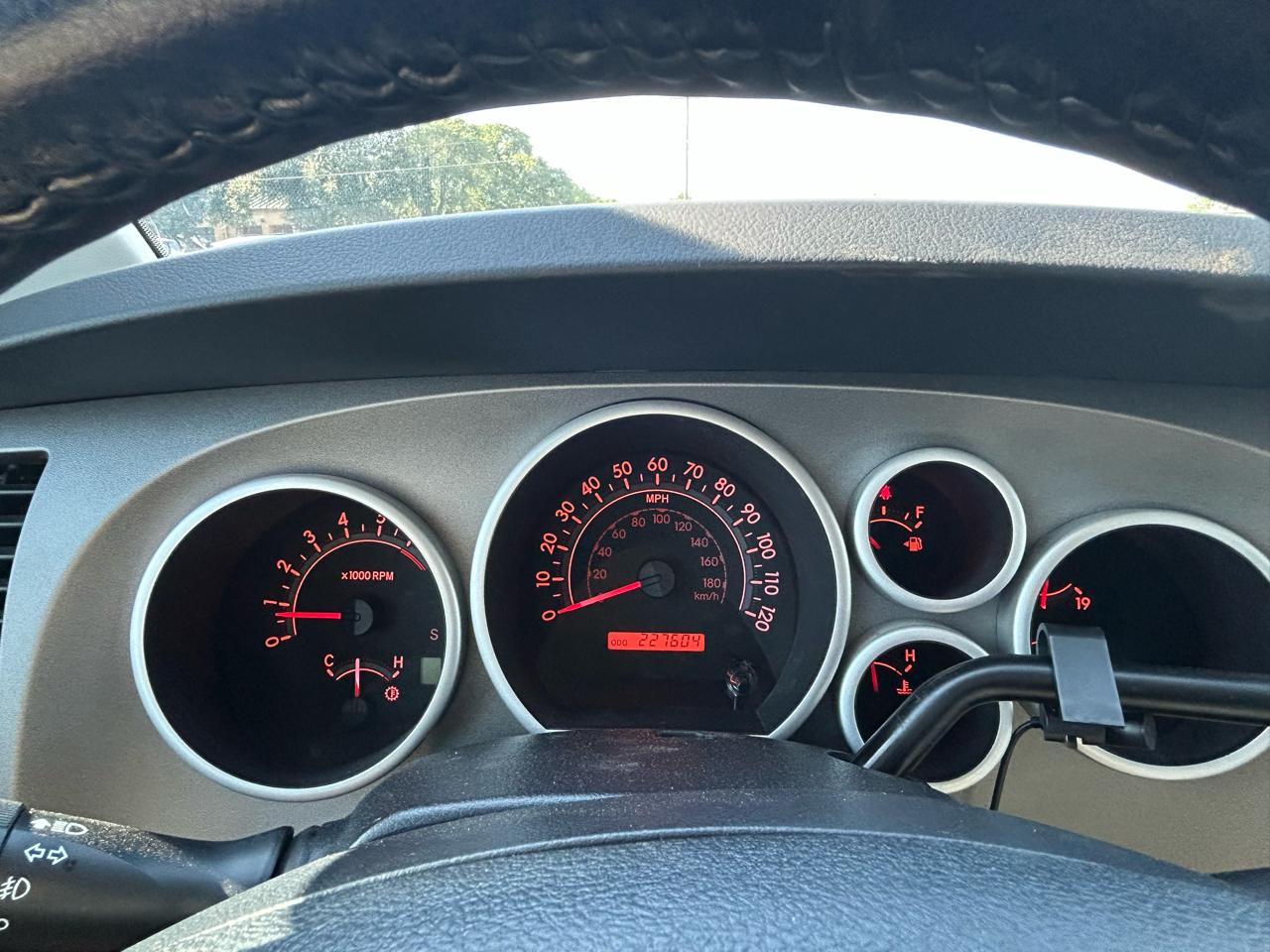 Toyota Tundra Tundra-Grade Double Cab 4.6L 2WD 2012