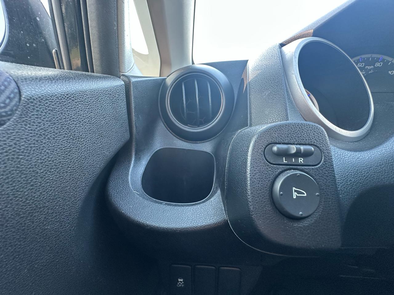 Honda Fit Sport 5-Speed AT 2011
