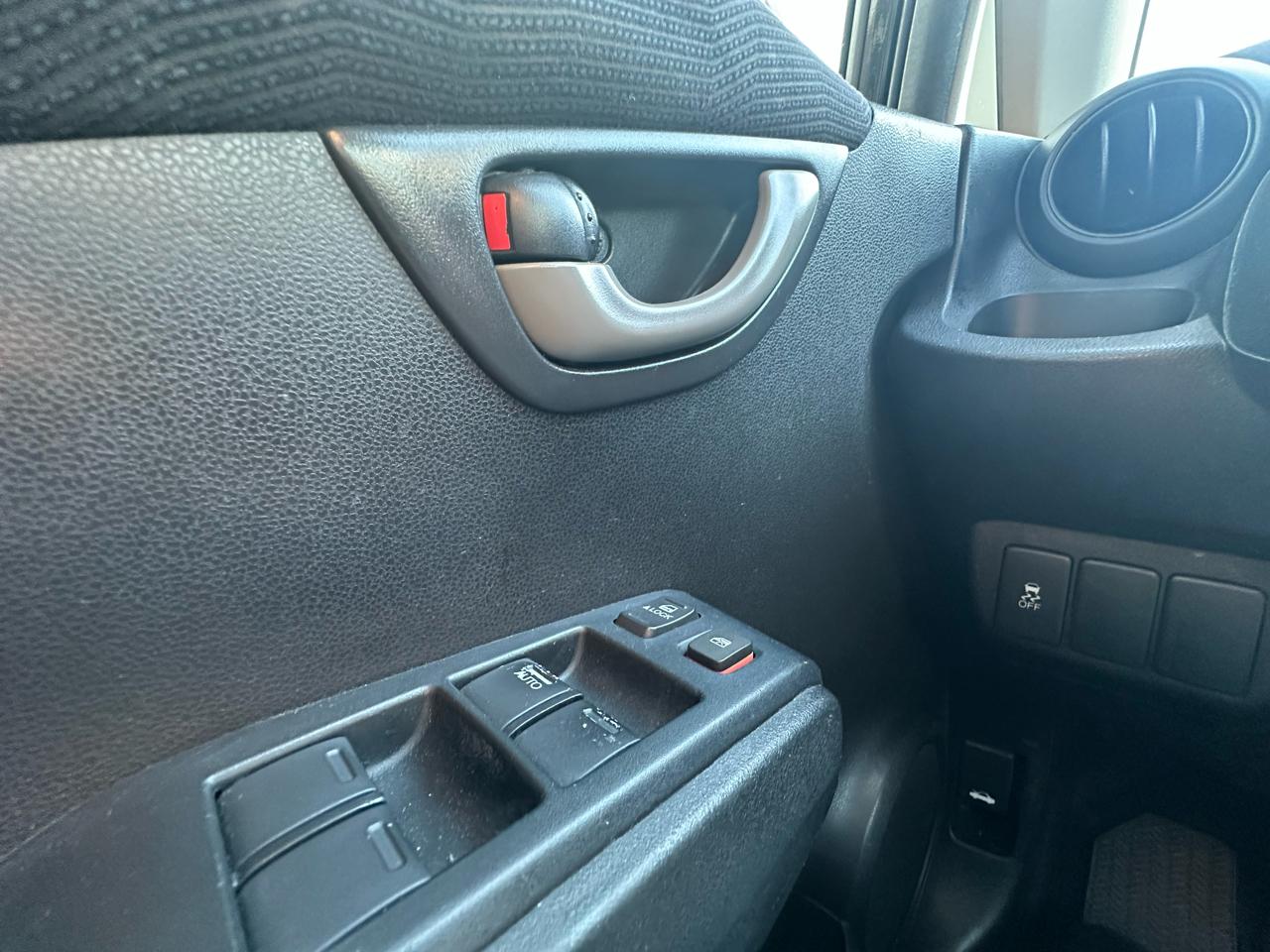 Honda Fit Sport 5-Speed AT 2011