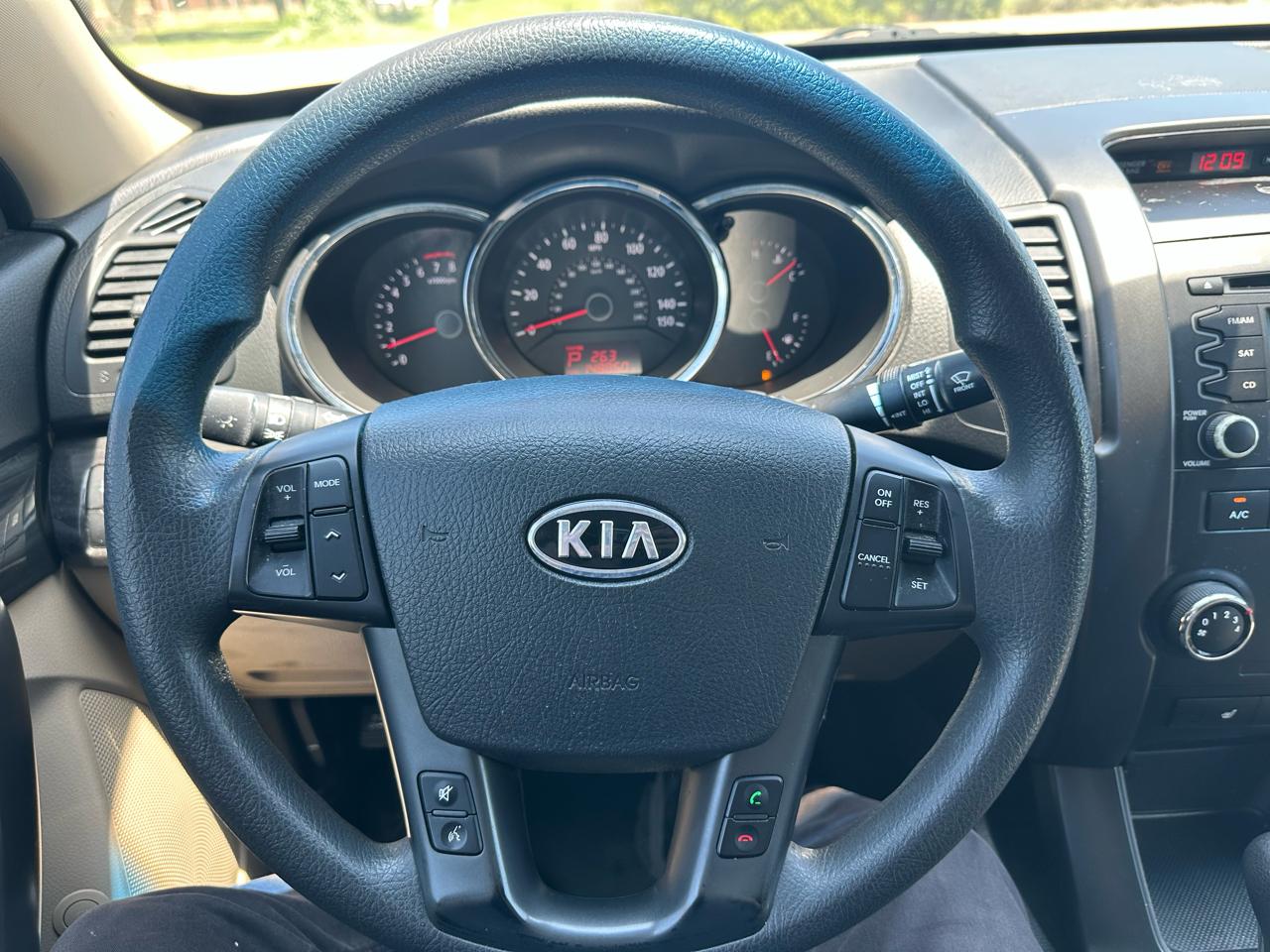 Kia Sorento LX FWD 2012