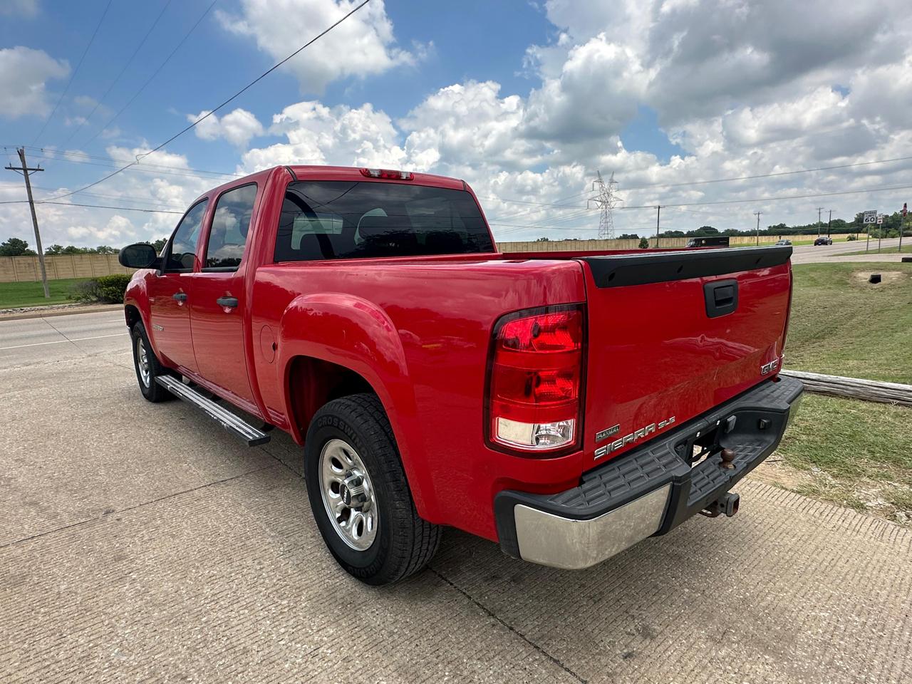 GMC Sierra 1500 SLE Crew Cab 2WD 2011