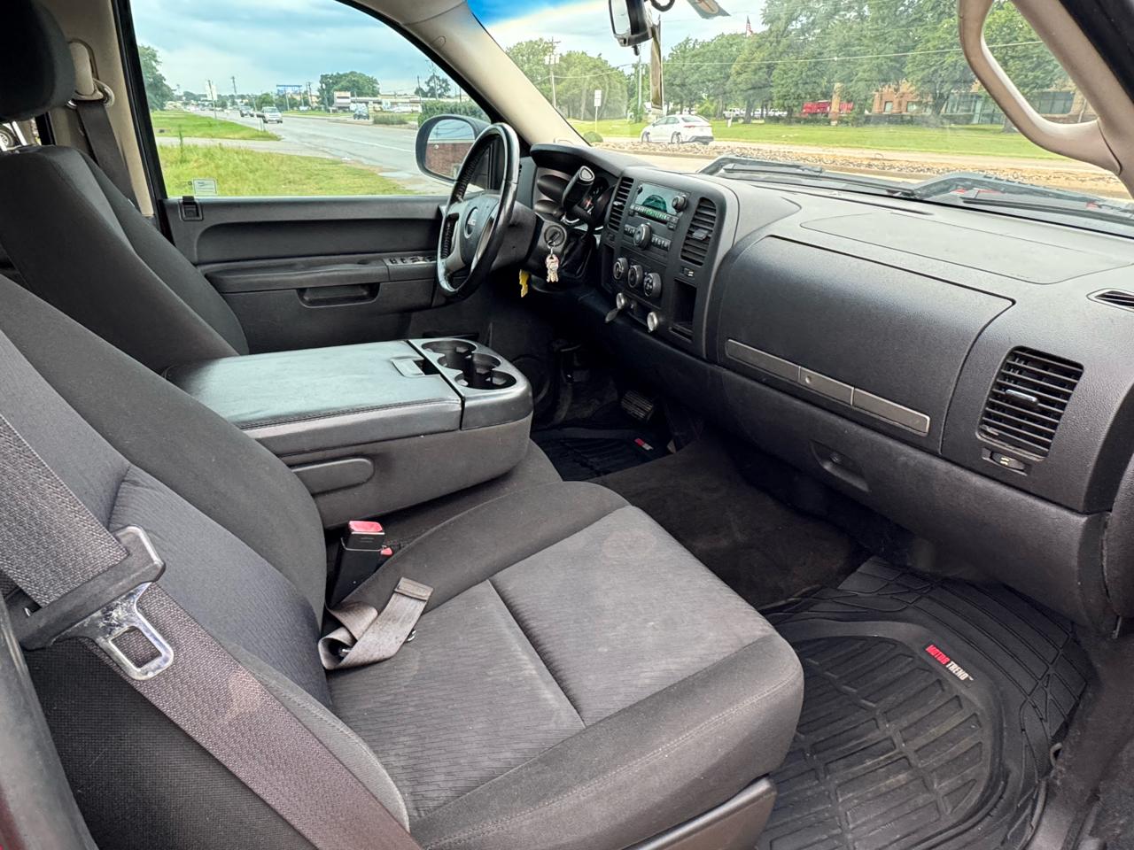 GMC Sierra 1500 SLE Crew Cab 2WD 2011