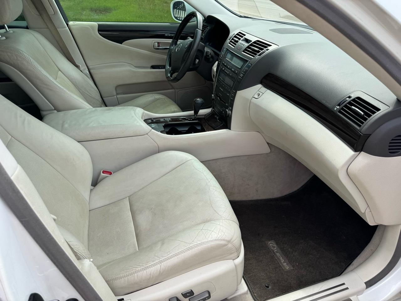 Lexus LS 460 Luxury Sedan 2007