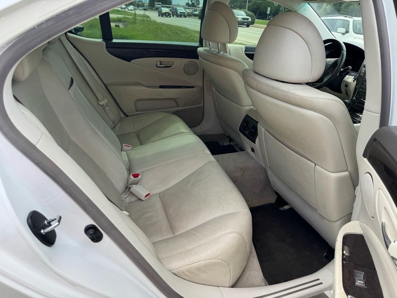 Lexus LS 460 Luxury Sedan 2007