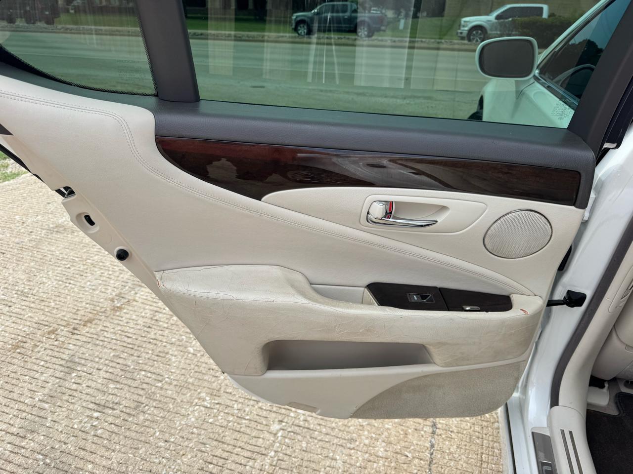 Lexus LS 460 Luxury Sedan 2007