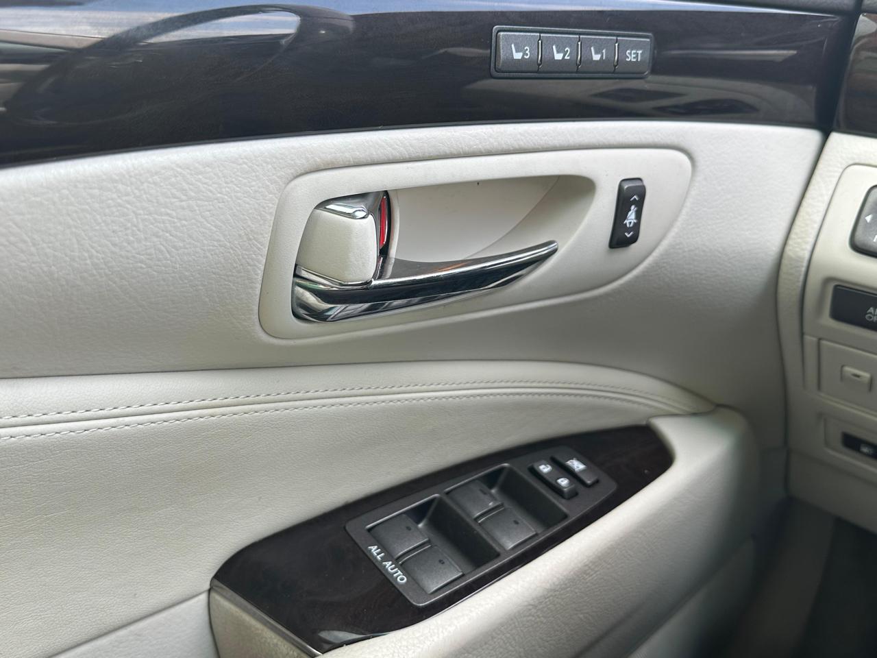 Lexus LS 460 Luxury Sedan 2007