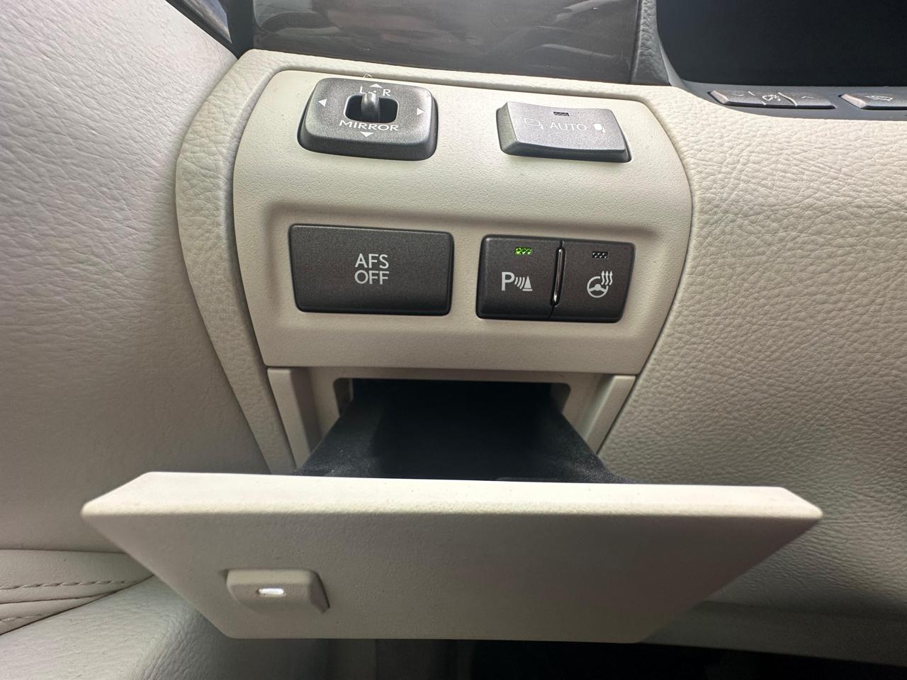 Lexus LS 460 Luxury Sedan 2007