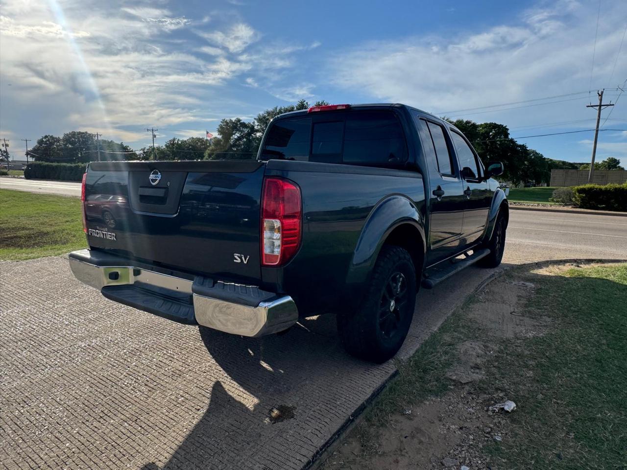 Nissan Frontier S Crew Cab 5AT 2WD 2015