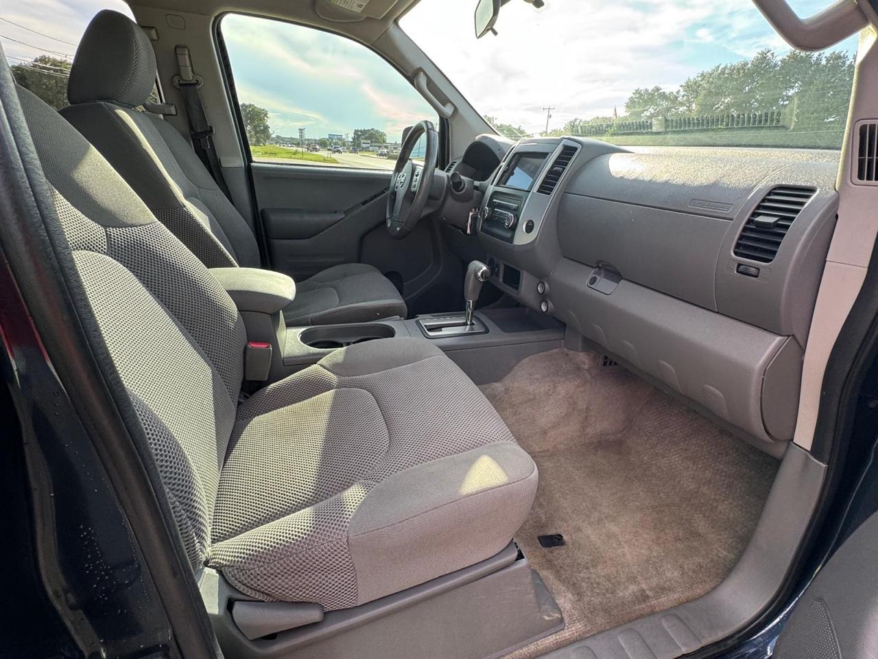 Nissan Frontier S Crew Cab 5AT 2WD 2015