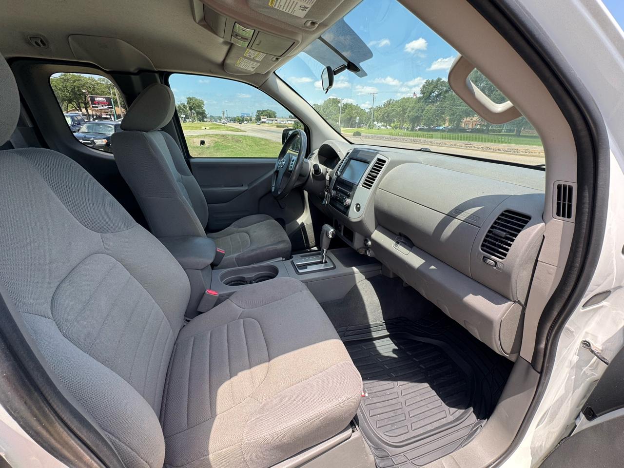 Nissan Frontier S King Cab I4 5MT 2WD 2019