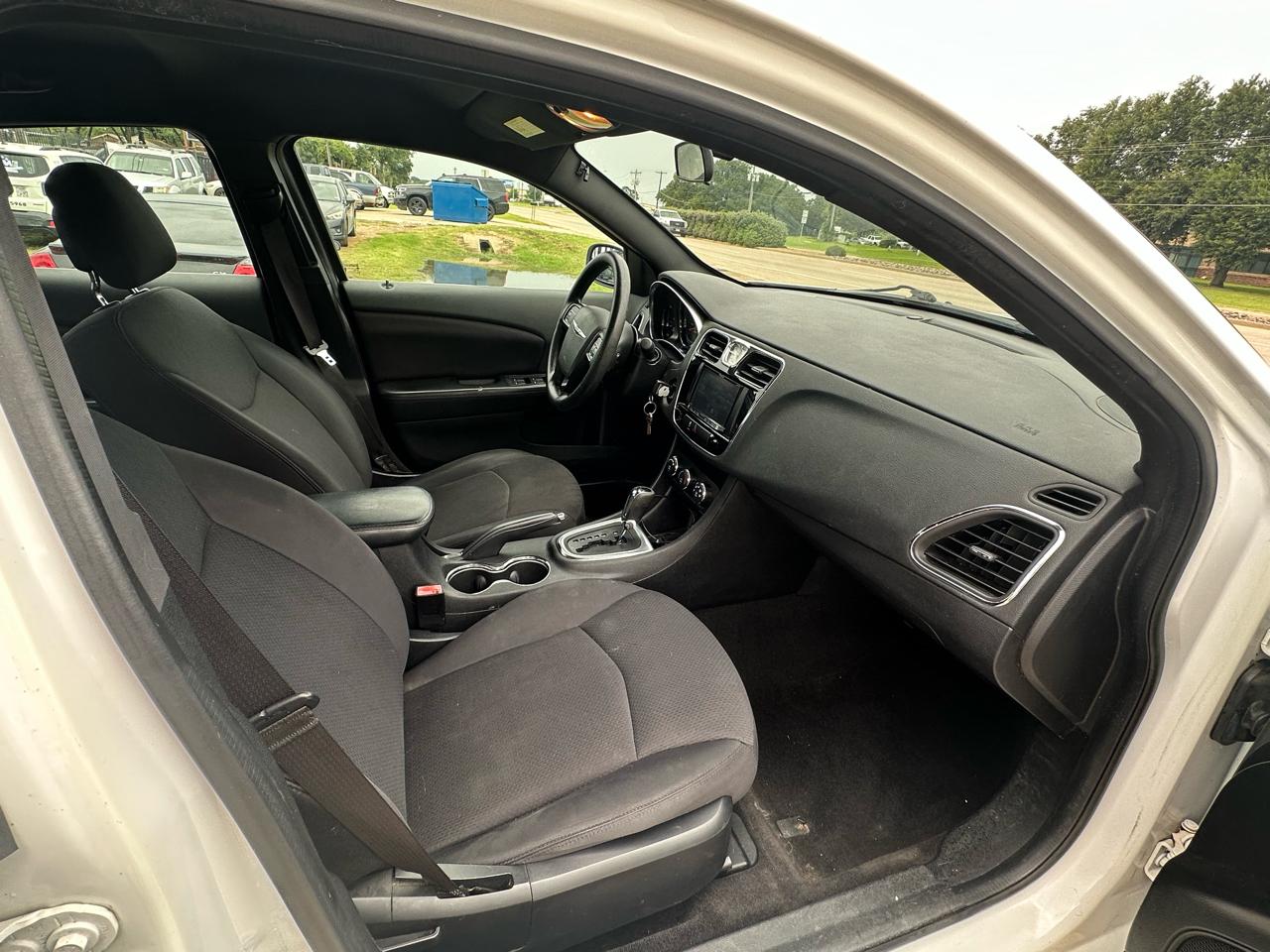 Chrysler 200 LX 2014