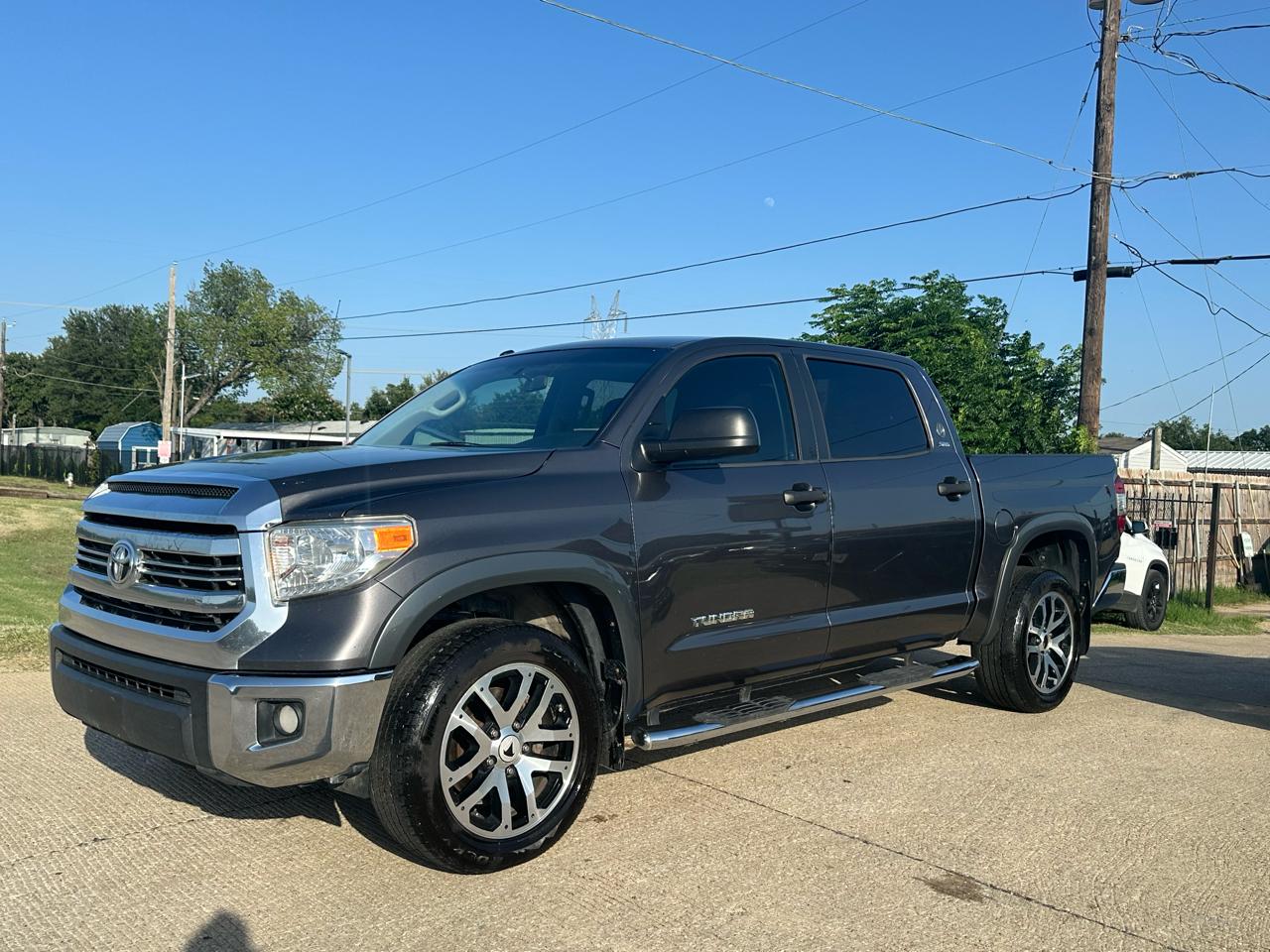 Toyota Tundra SR5 4.6L V8 CrewMax 2WD 2017