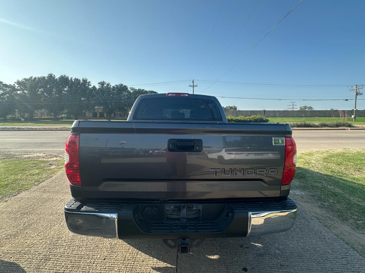 Toyota Tundra SR5 4.6L V8 CrewMax 2WD 2017