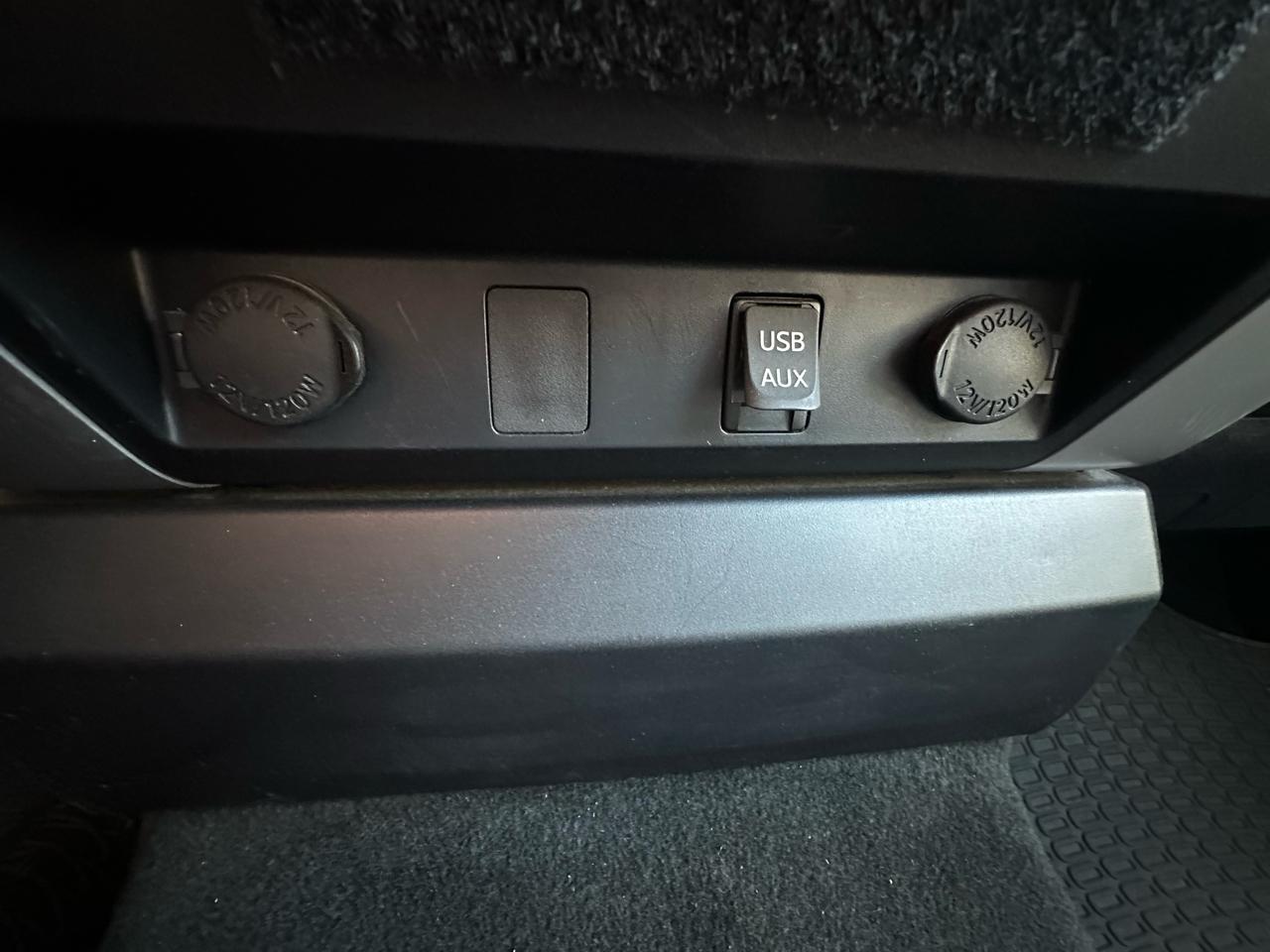 Toyota Tundra SR5 4.6L V8 CrewMax 2WD 2017
