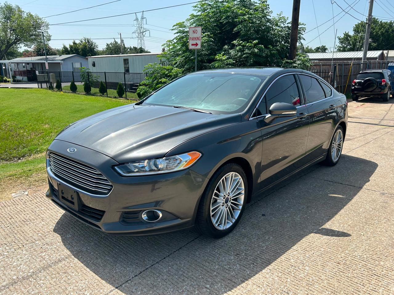 Ford Fusion SE 2016