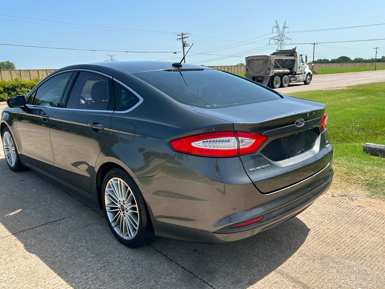 Ford Fusion SE 2016