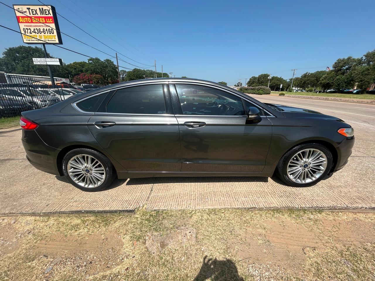 Ford Fusion SE 2016