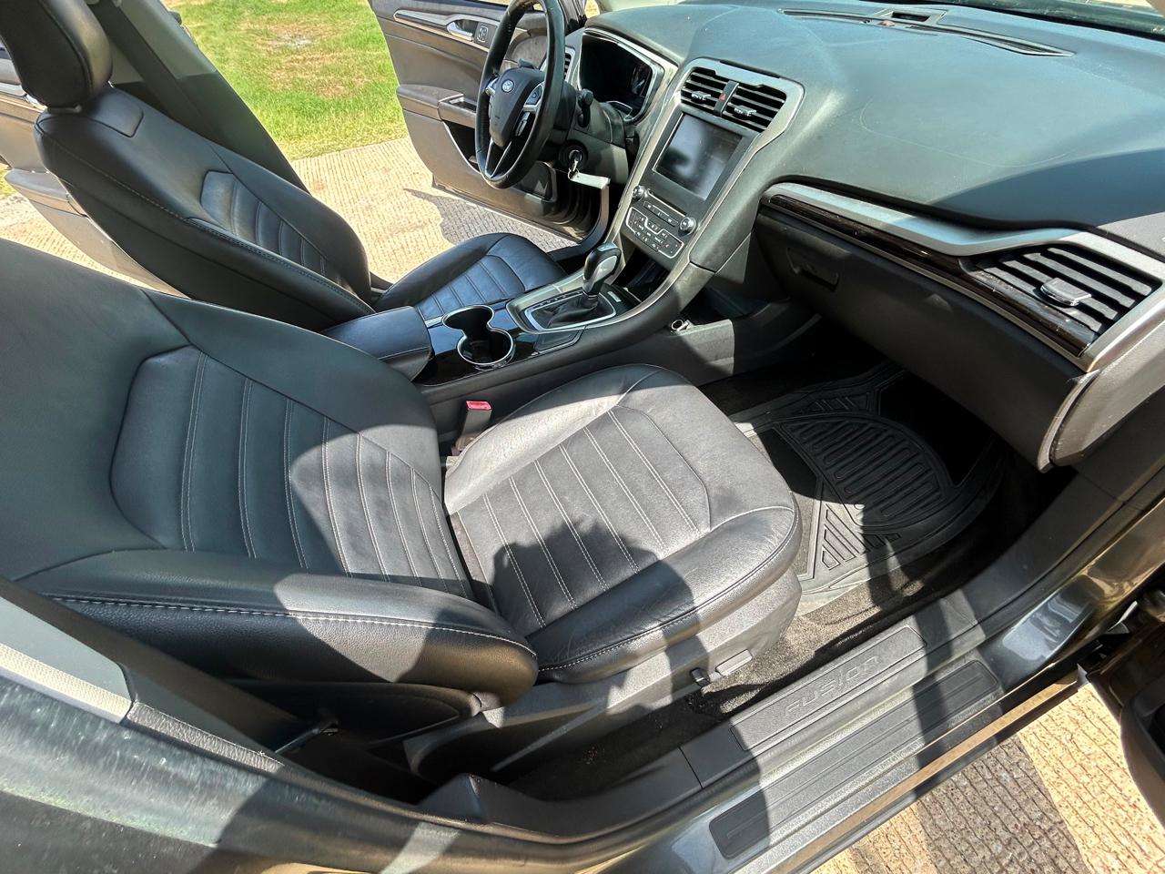 Ford Fusion SE 2016