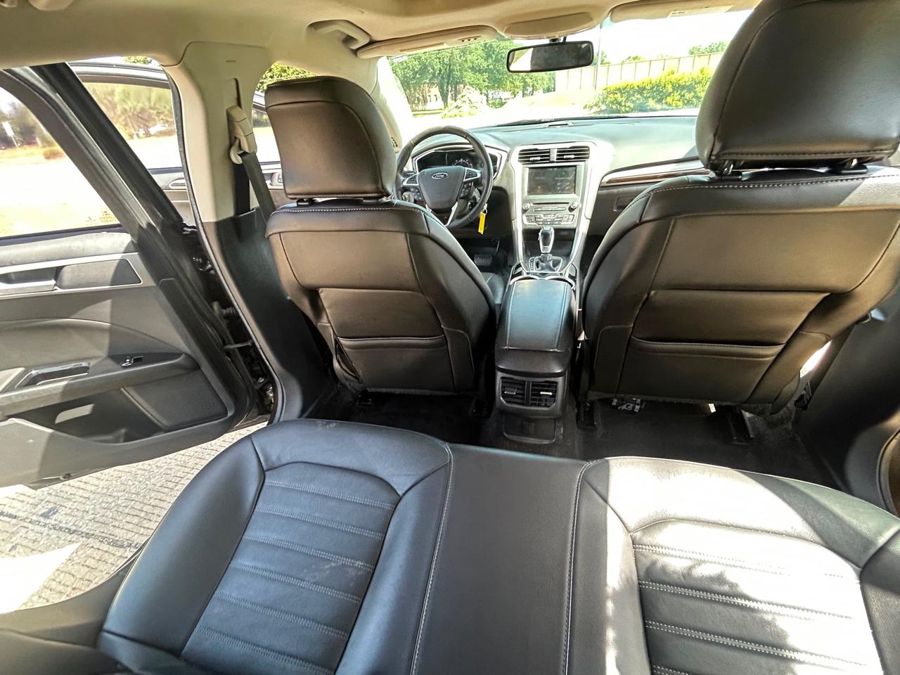 Ford Fusion SE 2016
