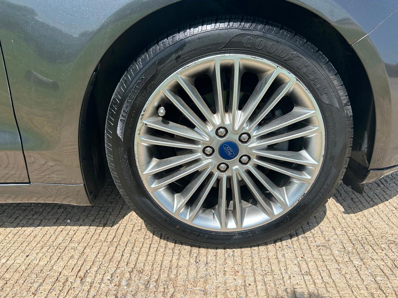 Ford Fusion SE 2016