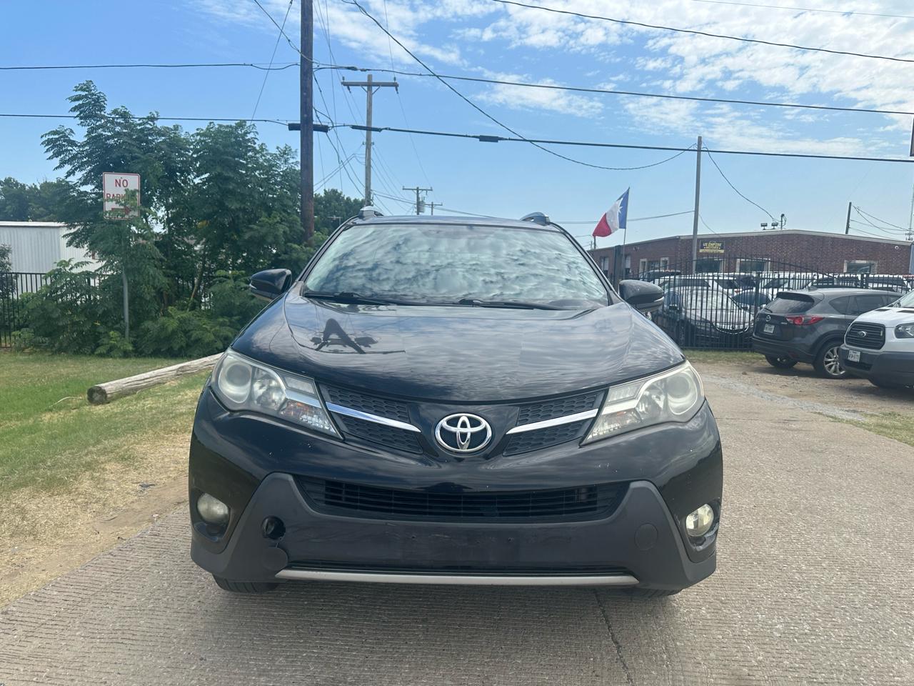 Toyota RAV4 XLE FWD 2014