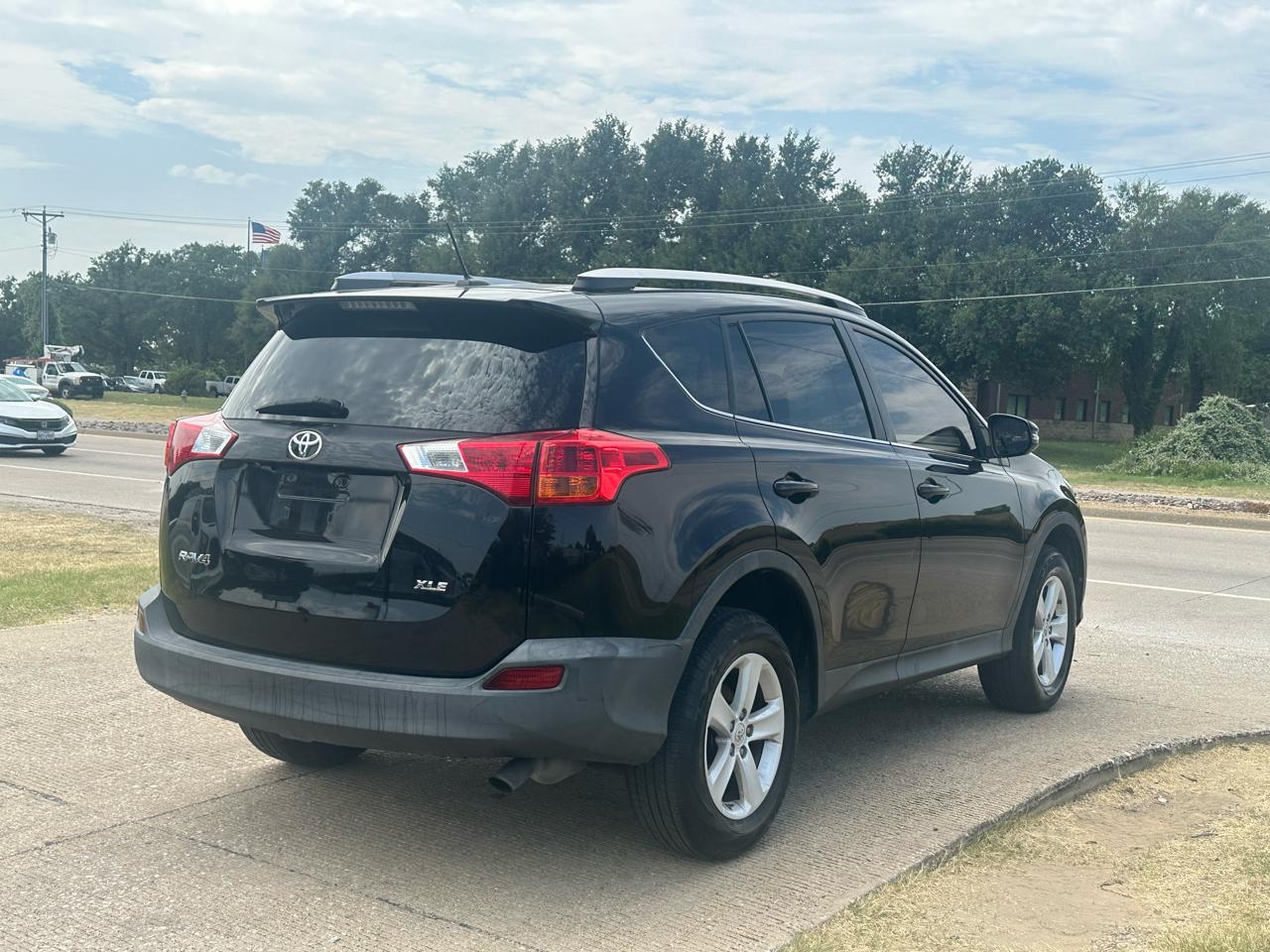 Toyota RAV4 XLE FWD 2014
