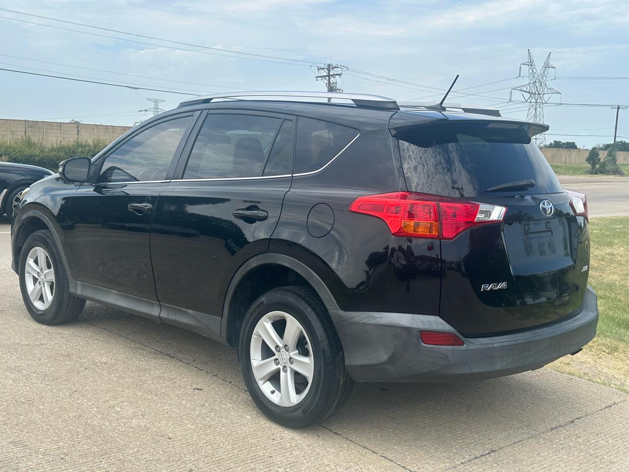 Toyota RAV4 XLE FWD 2014