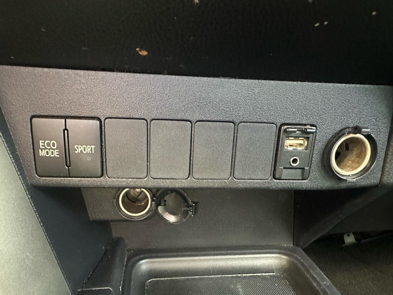 Toyota RAV4 XLE FWD 2014