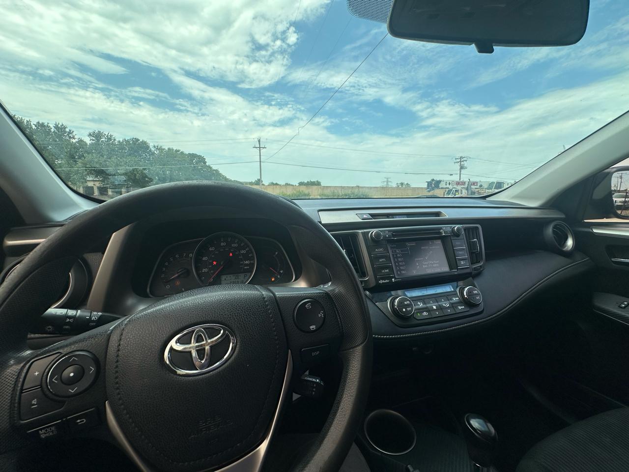 Toyota RAV4 XLE FWD 2014