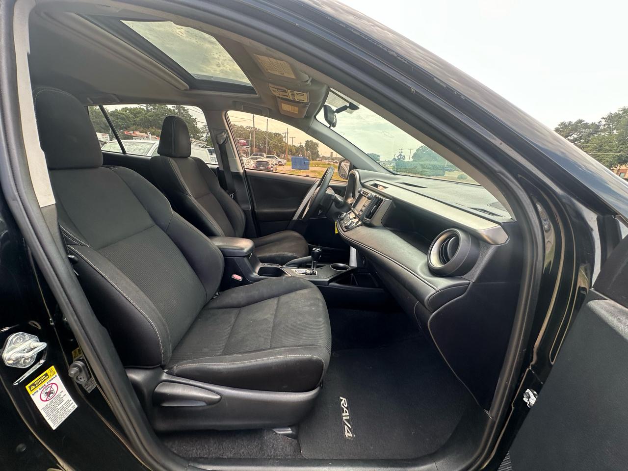 Toyota RAV4 XLE FWD 2014
