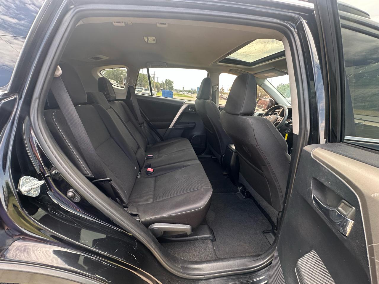 Toyota RAV4 XLE FWD 2014
