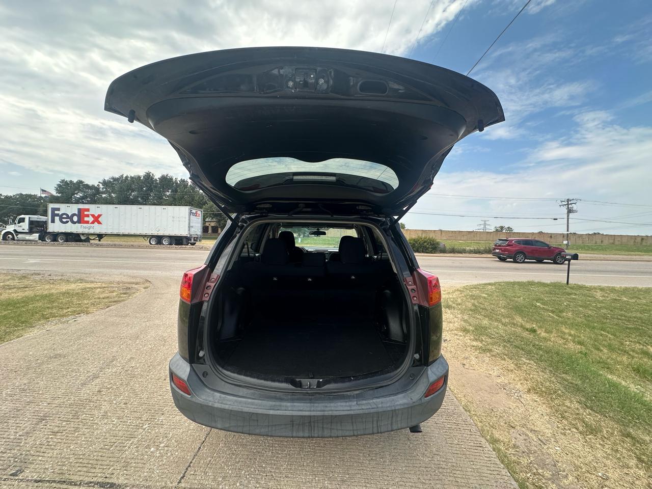 Toyota RAV4 XLE FWD 2014
