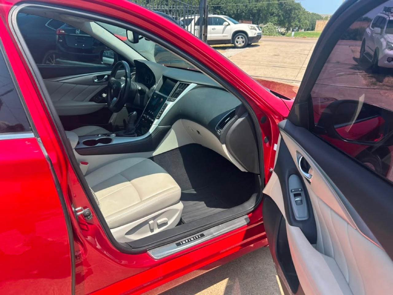 Infiniti Q50 3.0t LUXE 2021
