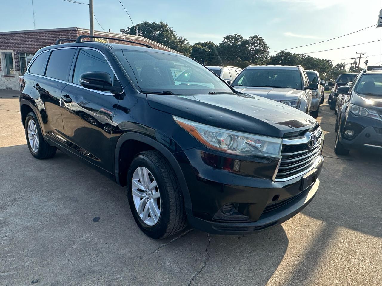 Toyota Highlander LE FWD V6 2015