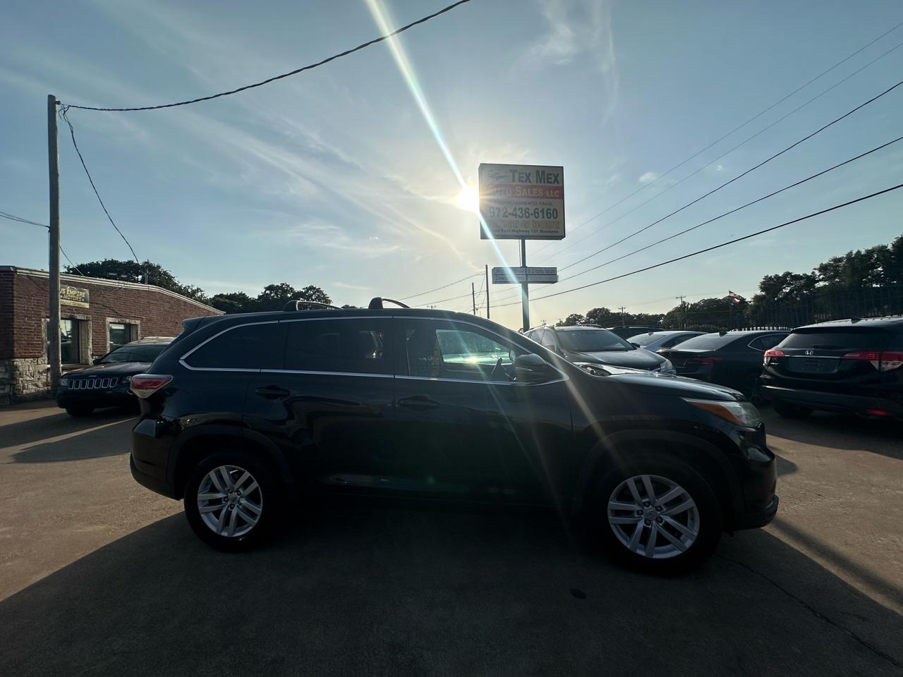 Toyota Highlander LE FWD V6 2015
