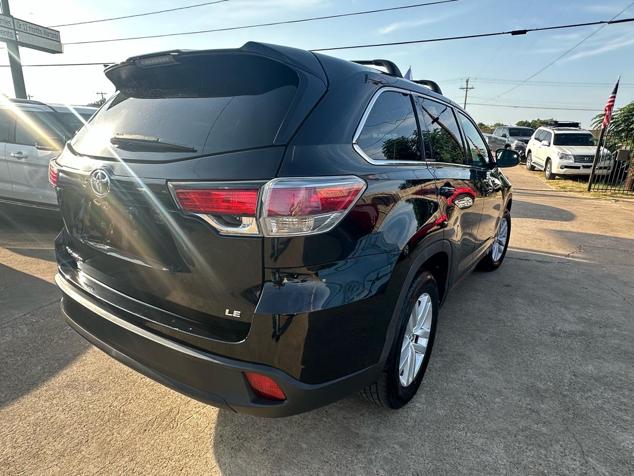Toyota Highlander LE FWD V6 2015